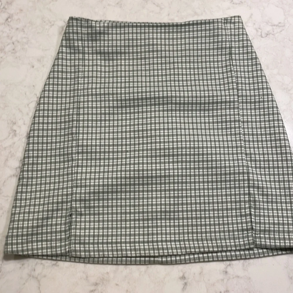2 Brandy Melville Skirts - Picture 4 of 5